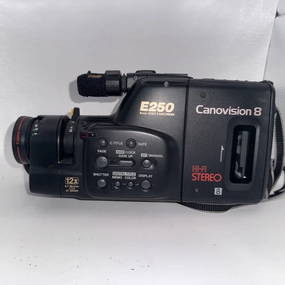 Canon E250A Camcorder Canovision plus extras in Case, w/battery&charger UNTESTED